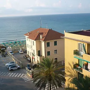  Apartment Finalmarina